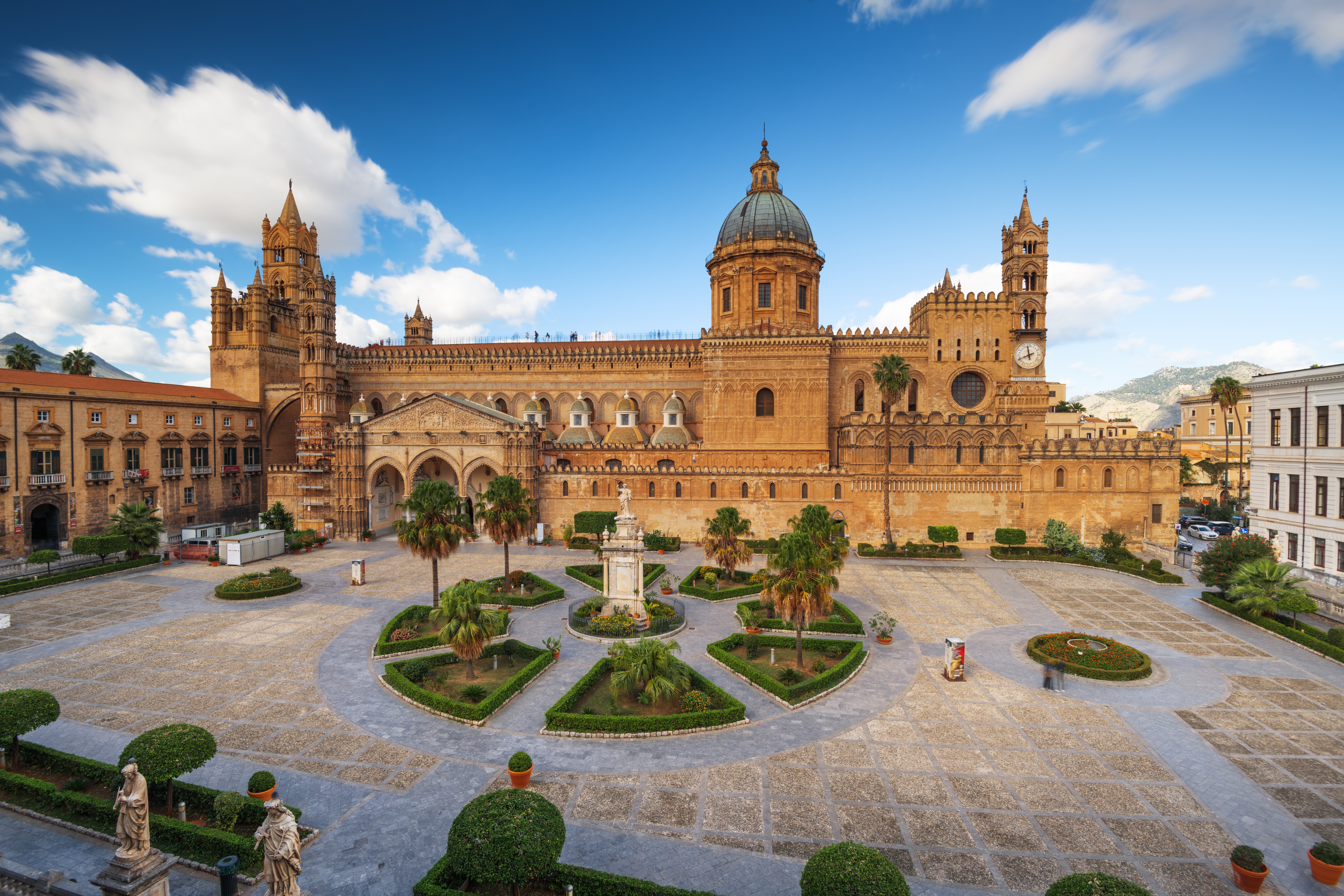 Cattedrale. Shutterstock by Sean Pavone